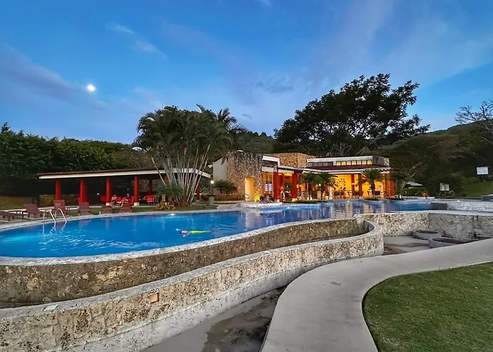Cr Mariposa Rentals Comfortable Penthouse, Ac, Pool, Gym, Tennis