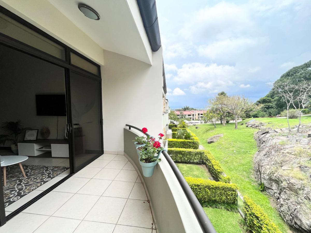 Cr Mariposa Comfortable Penthouse, Ac, Pool, Gym, Tennis Appartement Santa Ana (San Jose)