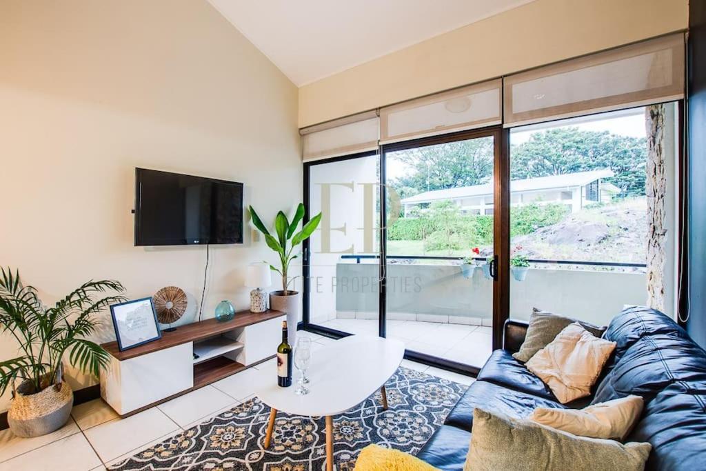 Cr Mariposa Comfortable Penthouse, Ac, Pool, Gym, Tennis * Santa Ana (San Jose)
